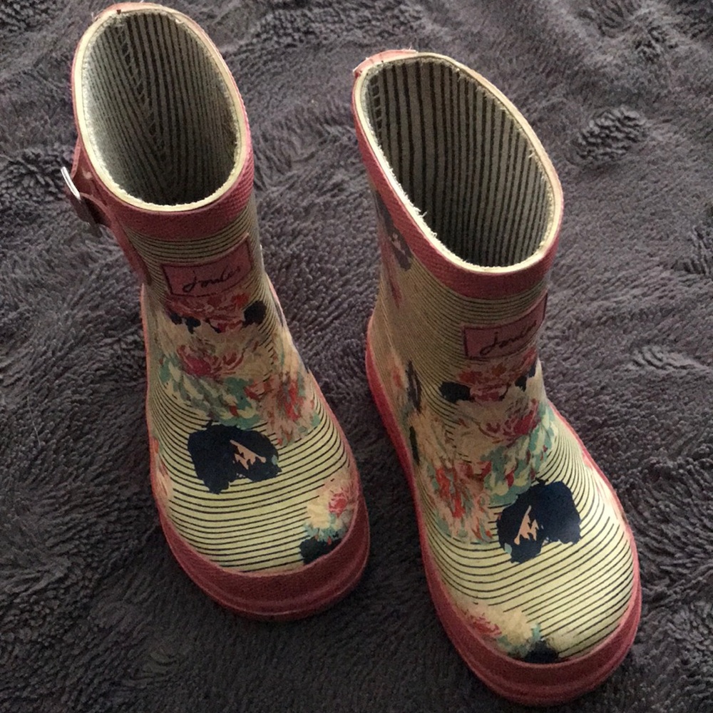 Super cute little girls size 6 rain boots